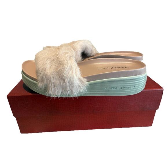Donald Pliner Women's 7M Furfi Rabbit Fur Platform Wedge Blush Pink - Picture 1 of 8